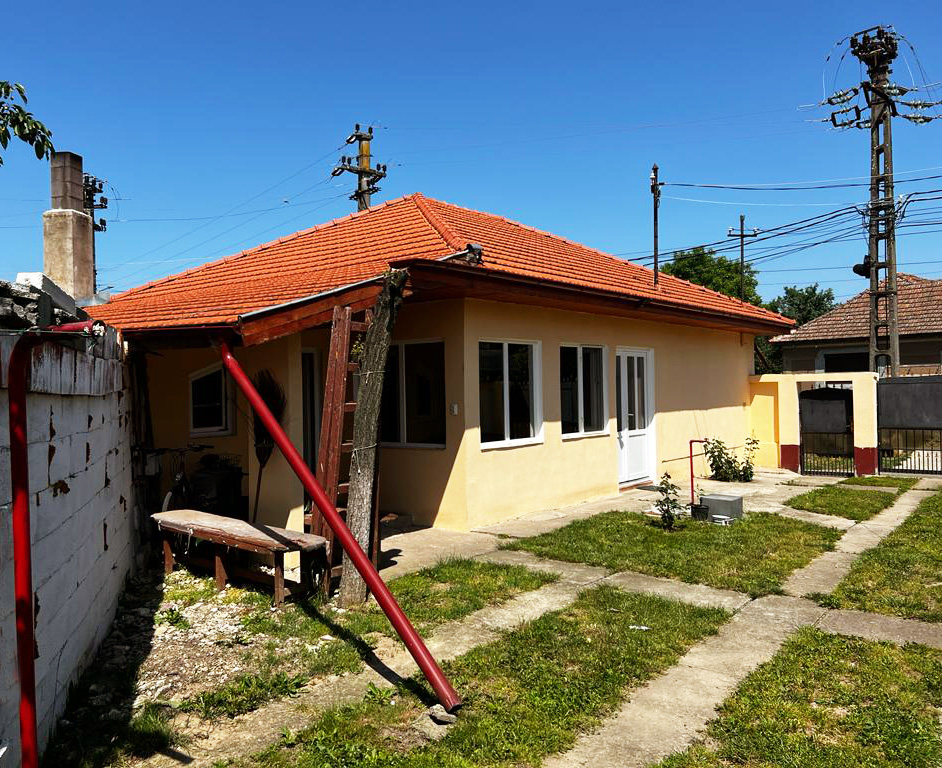 2_Casa renovată, complet mobilat - Petreu-75.000€