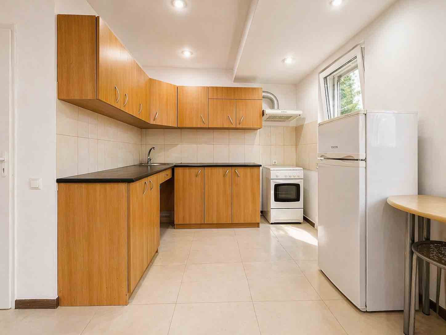 2_De vânzare apartament cu o cameră - Rogerius -  69 000 € 