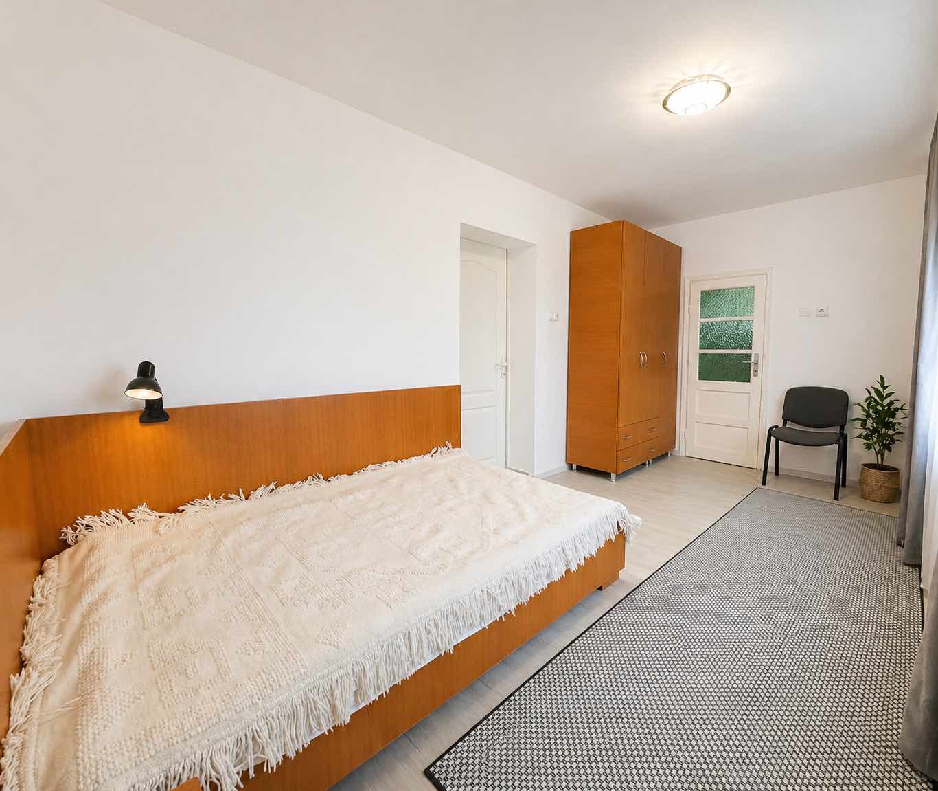 4_DE ÎNCHIRIAT – Casă situată în Episcopia Oradea 