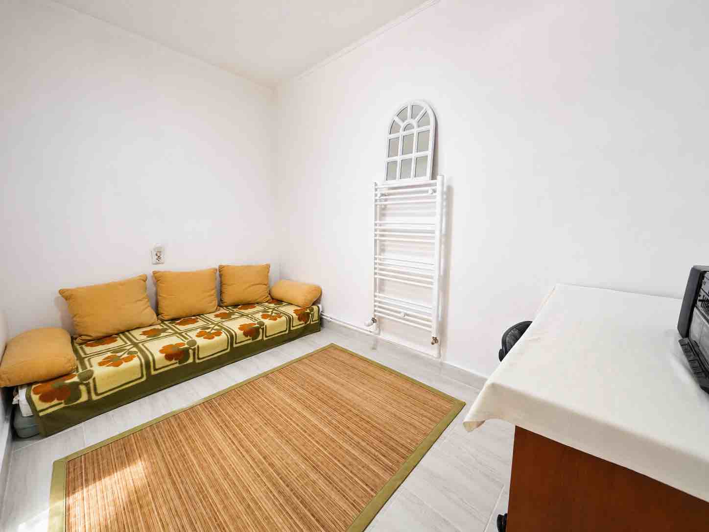 5_DE ÎNCHIRIAT – Casă situată în Episcopia Oradea 