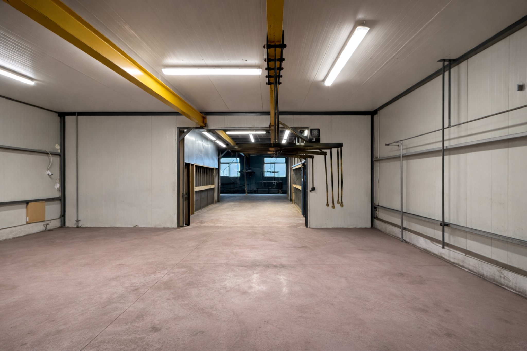 8_Complex industrial - Hala de productie - de depozitare -   Pret : 2 Milioane Euro 