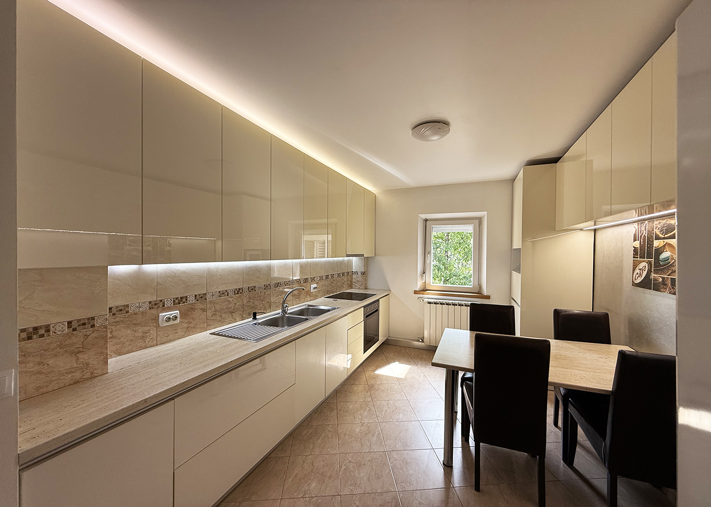 4_DE INCHIRIAT - Apartament cu 3 camere -  475 € / luna