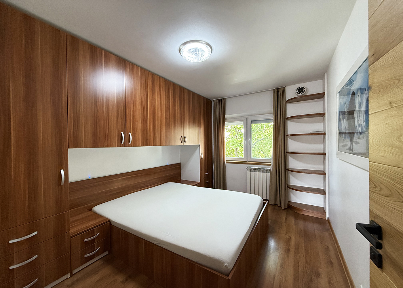 7_DE INCHIRIAT - Apartament cu 3 camere -  475 € / luna
