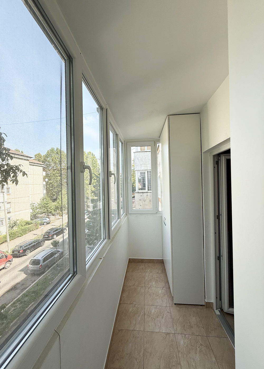 9_DE INCHIRIAT - Apartament cu 3 camere -  475 € / luna