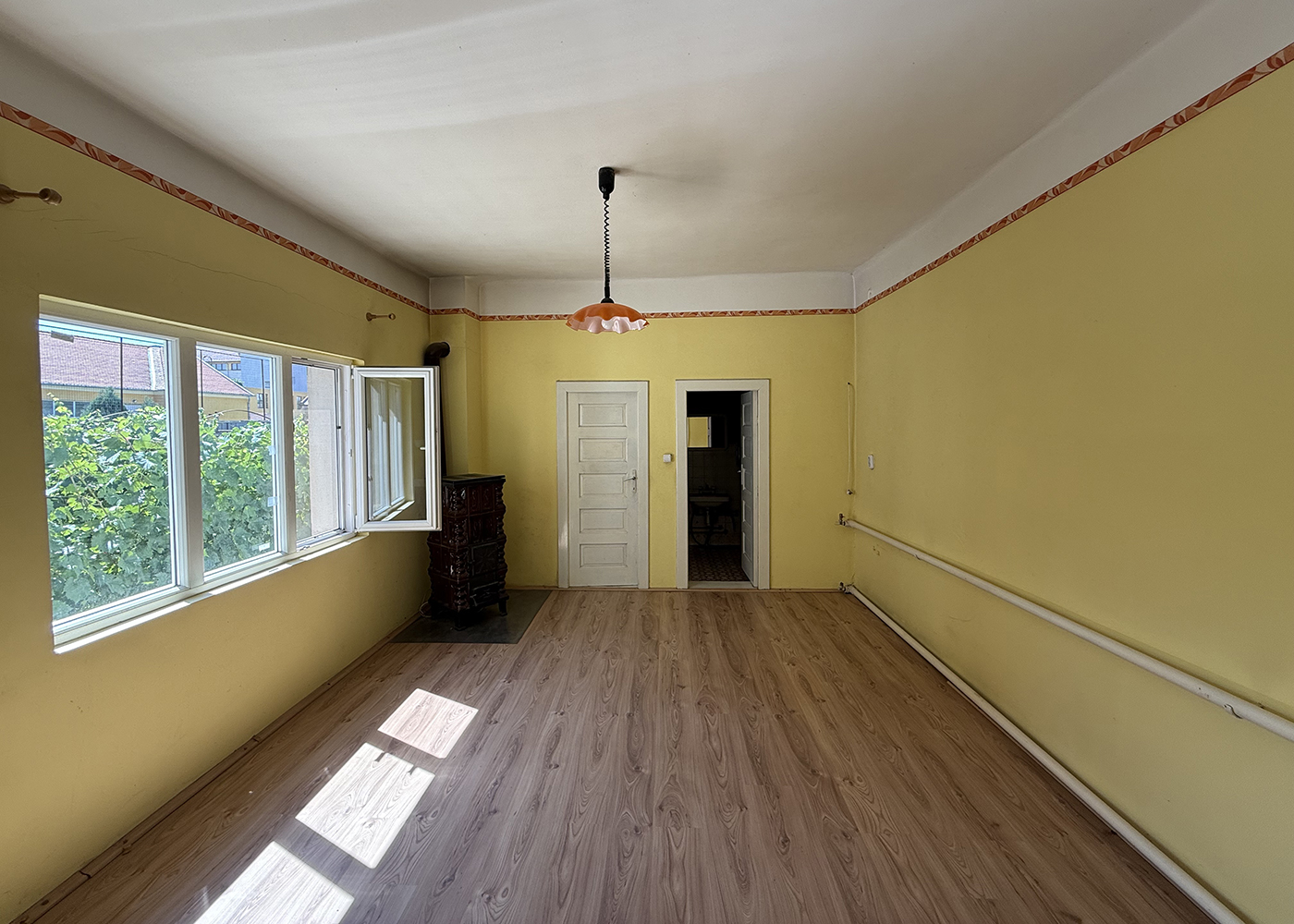 11_Casa solida in inima orasului Salonta - 119.900 €