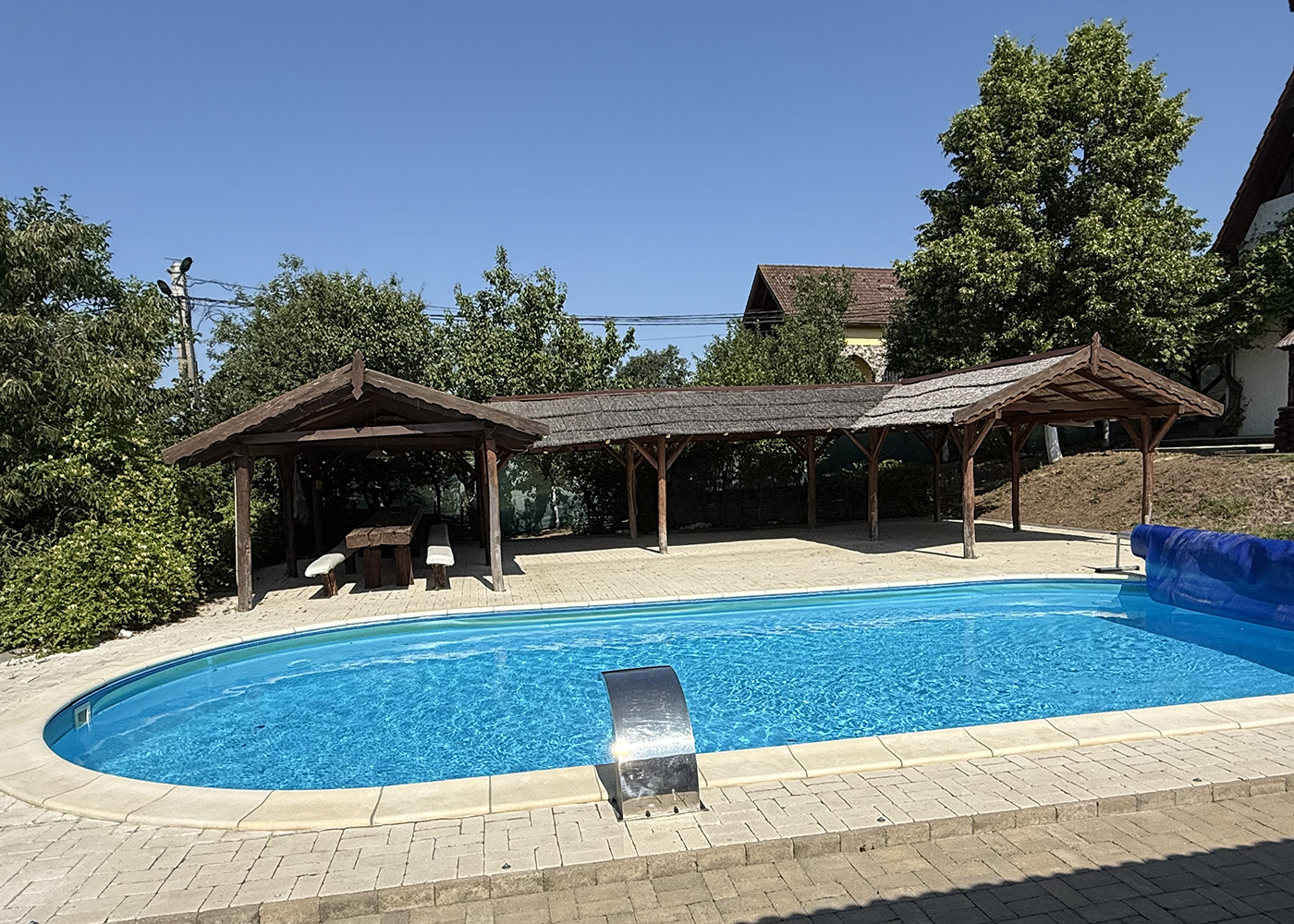 7_Casa / Restaurant / Pensiune / Piscina - Pe malul lacului din Paleu - 495.000 €