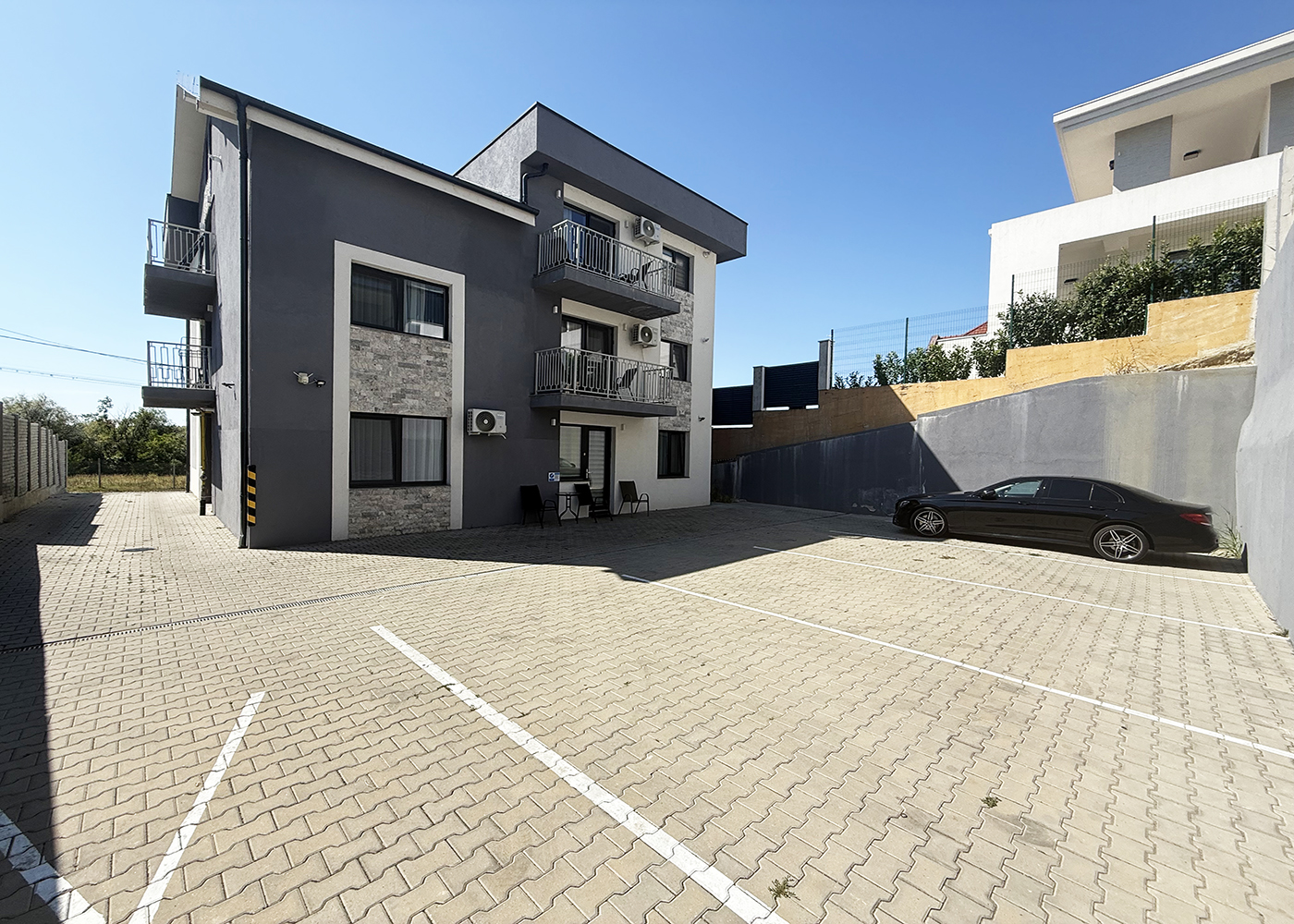 2_Pensiune / Aparthotel - zona aquaparcului NYMPHAEA Oradea - 990.000 €