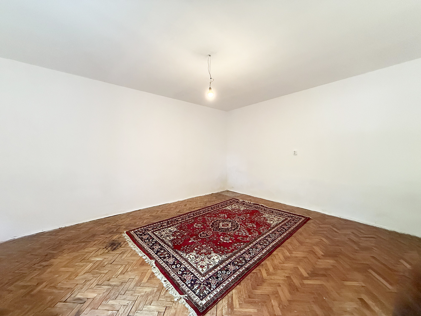 3_Apartament cu o camera in curte comuna in inima orasului - IMOBIHOR 