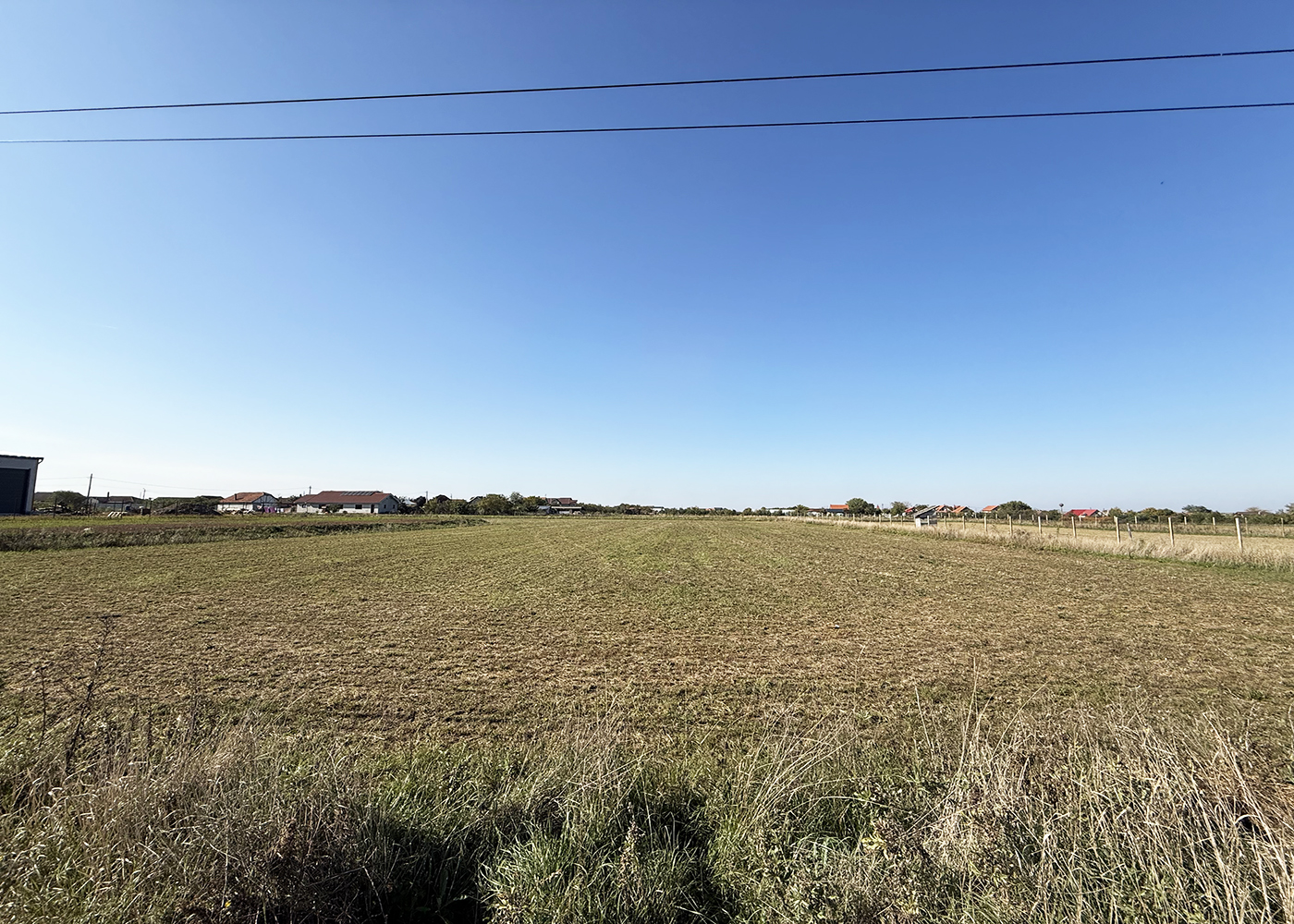 3_5000 mp. teren intravilan - Les / Nojorid - 86.800 €