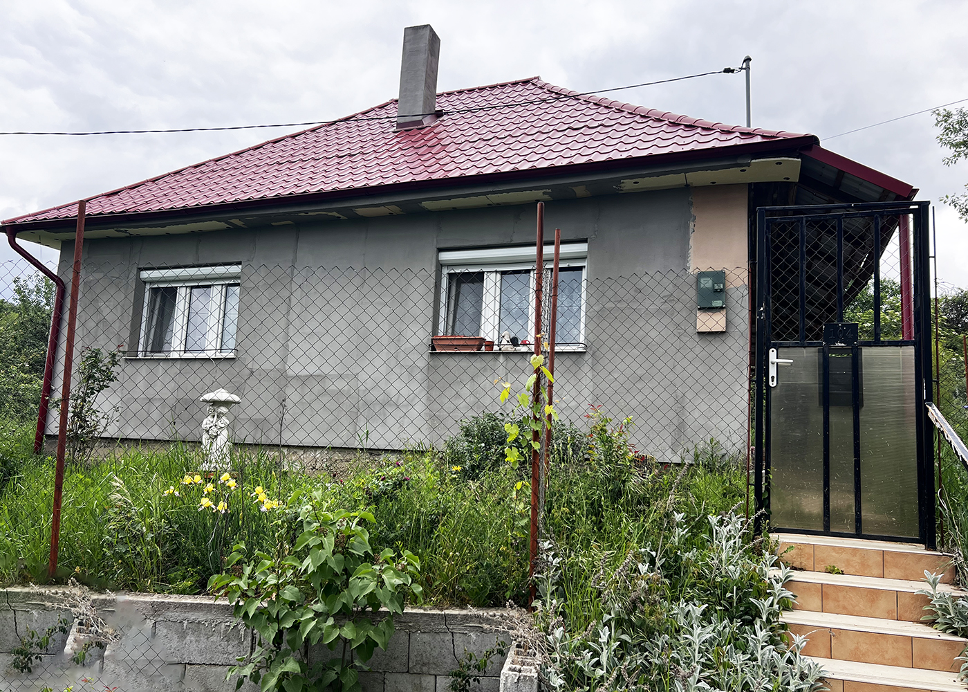 2_Casă cu teren generos de 2.877 mp langa padure.