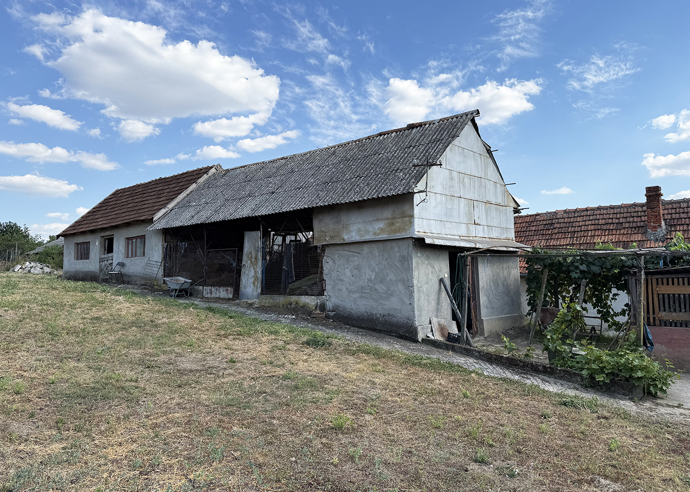 4_Casa cu teren 8000 mp. - Cetariu - 127.900 €