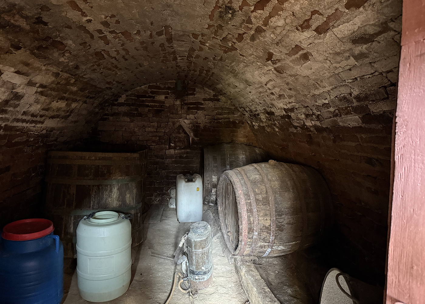 14_Casa cu teren 8000 mp. - Cetariu - 127.900 €