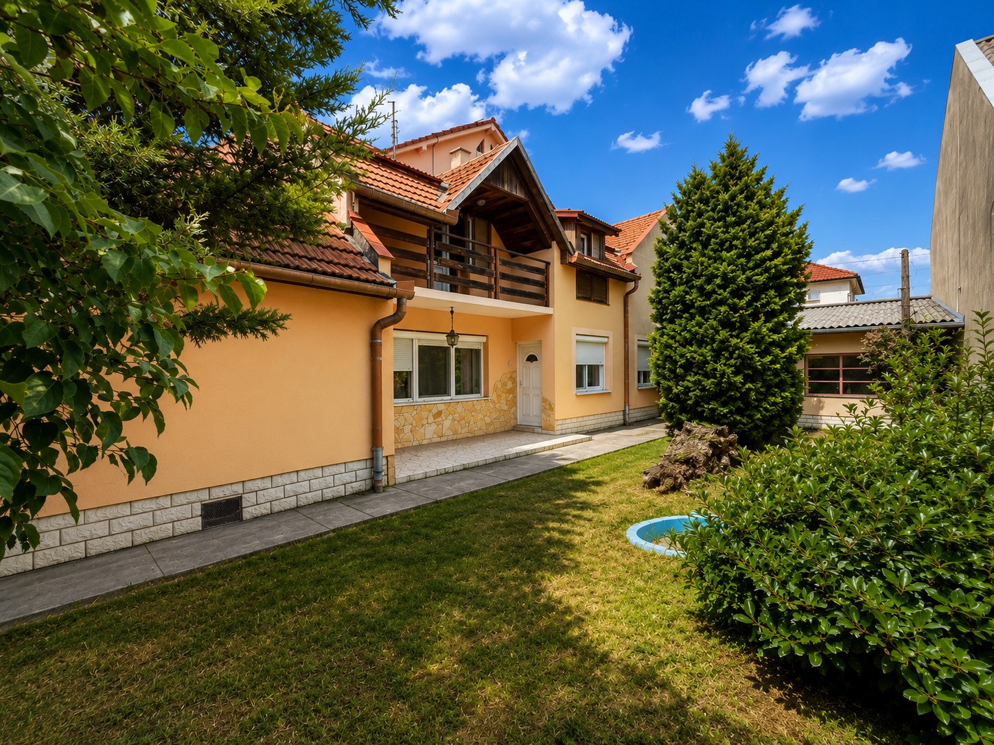 3_Casa cu 5 camere - Str. Closca - Zona Horea - 290.000 €