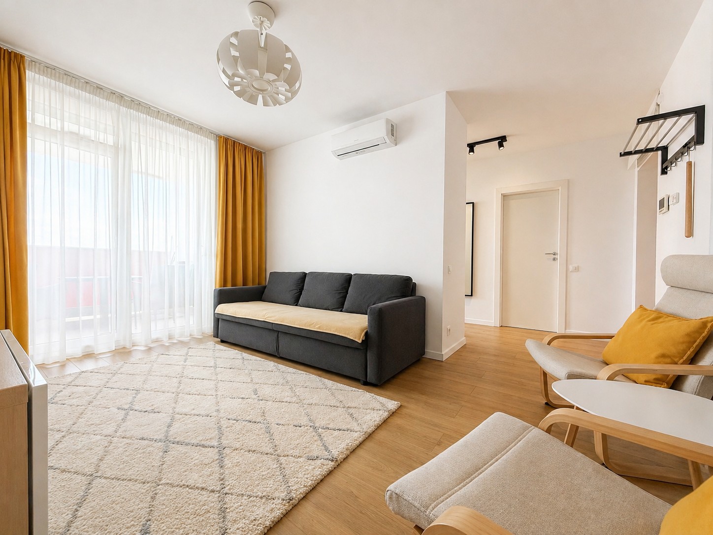 3_DE INCHIRIAT -  Ap 2 camere + loc de parcare - ARED - 450 €
