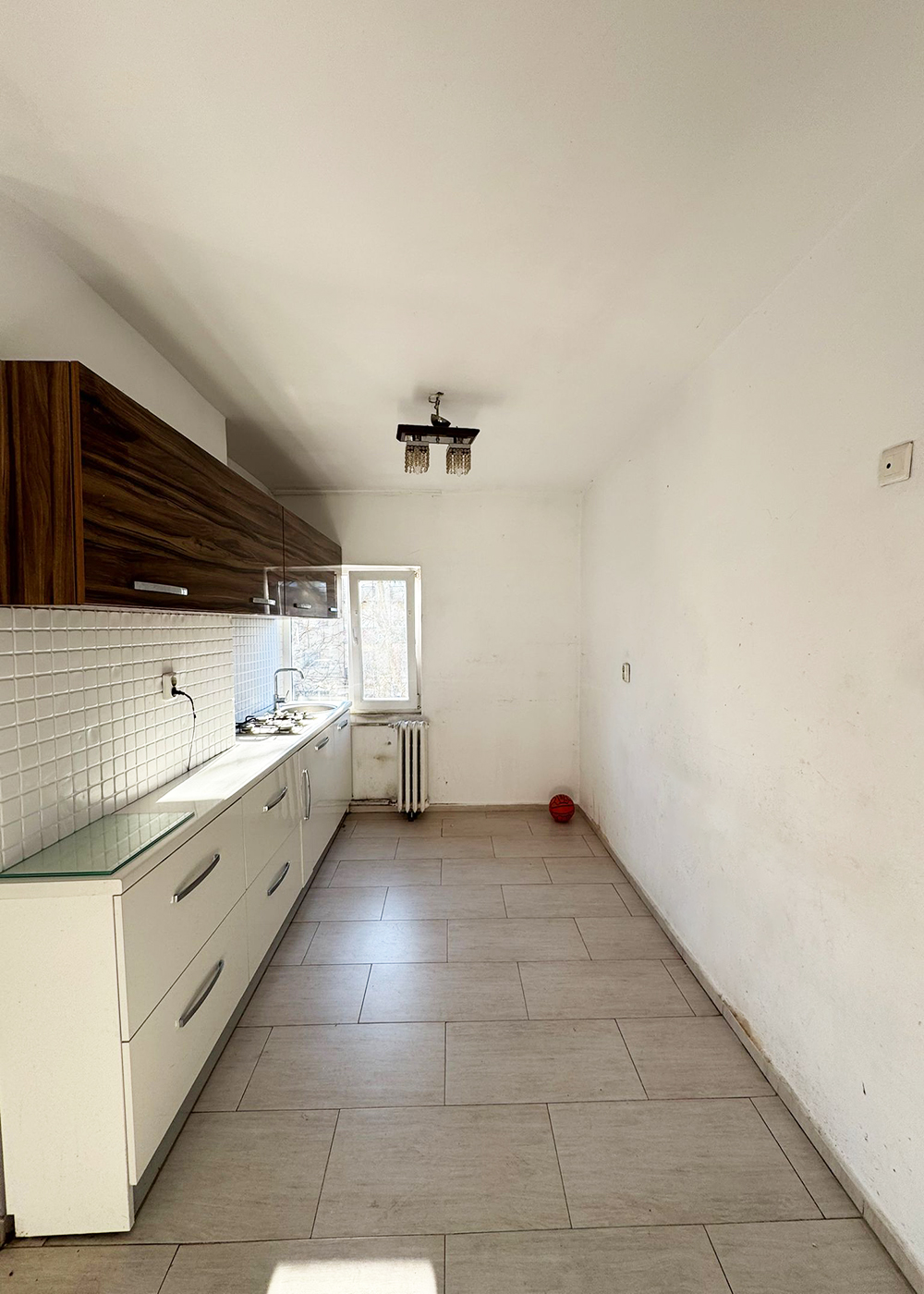2_Apartament cu 3 camere - Etajul II. - 74.900 €