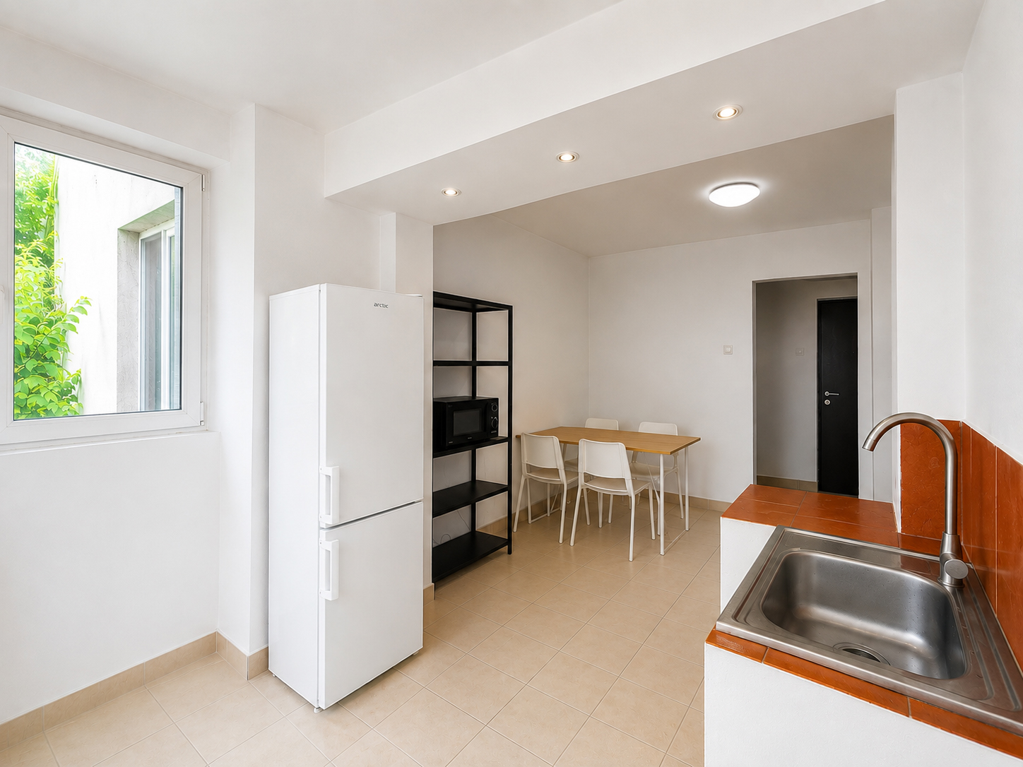 5_De inchiriat - Apartament cu 2 camere - Dacia - 300 €